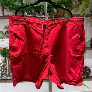 Avenue red Size 26 W shorts.